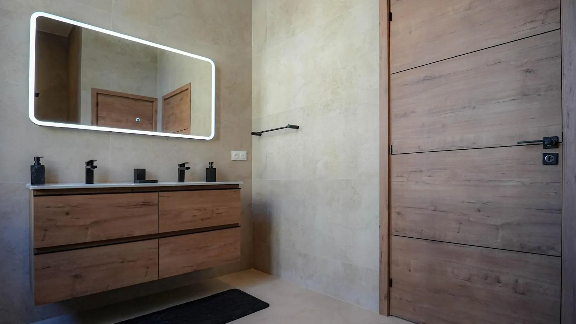 Massena Infinity Apartment Nice